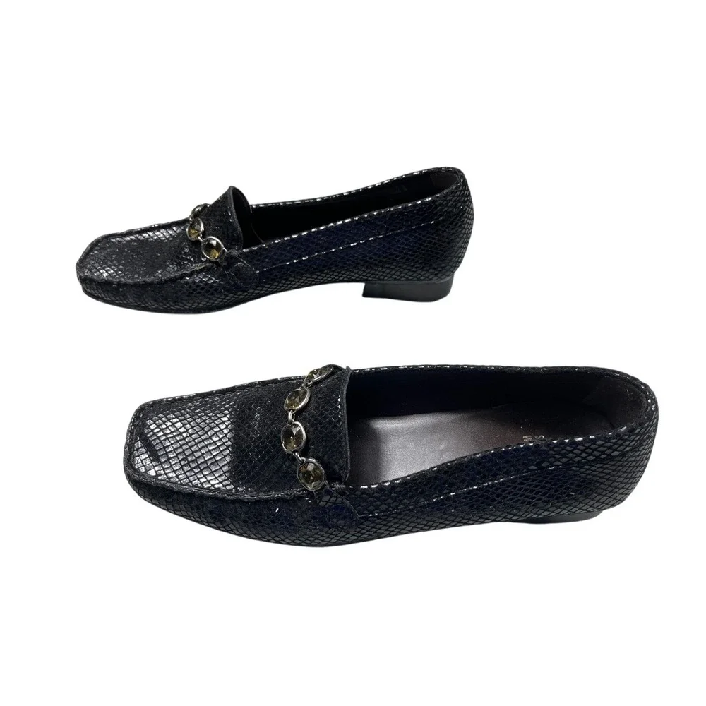 Stuart Weitzman Black Embossed Snake Print Loafers Jeweled‎ Chain Size 7
